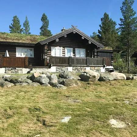 Dom wakacyjny Log With Turf Roof Near *